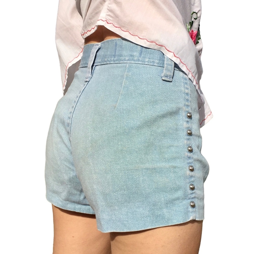 70s hot shorts with studded detail - Picture 3 of 4